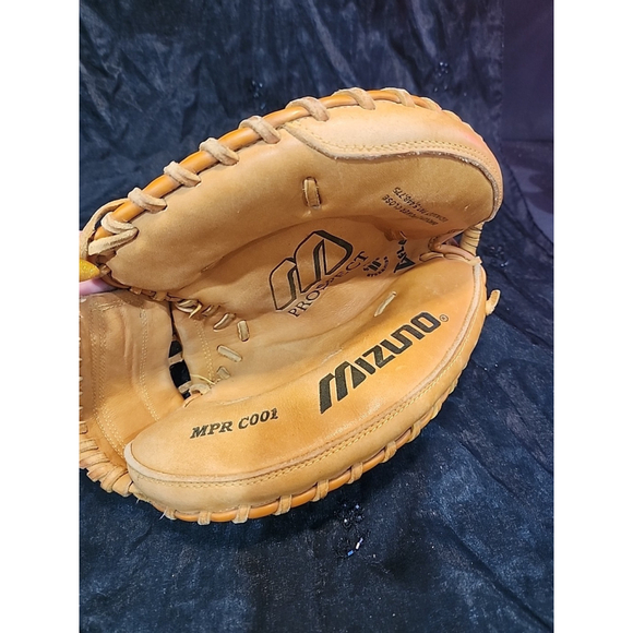 Mizuno Prospect Series Catchers Mitt Right Throw - Picture 1 of 10
